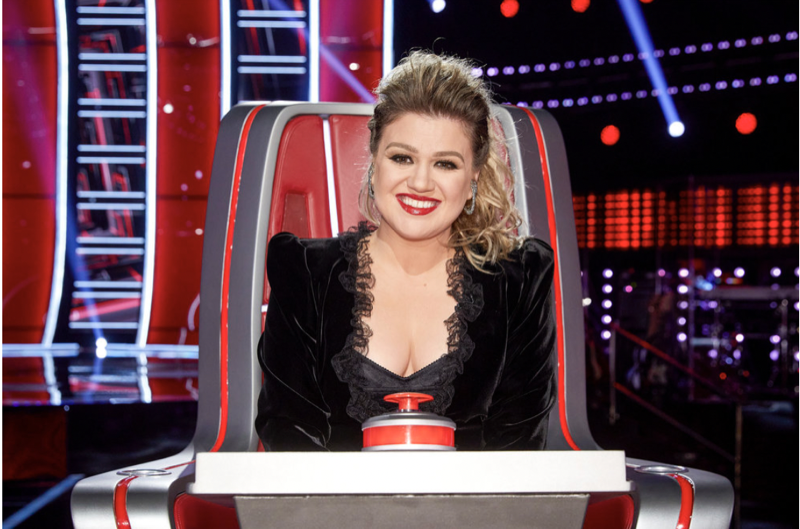 The Voice Blake Shelton Jokingly Calls Out Kelly Clarkson For Her American Idol Past