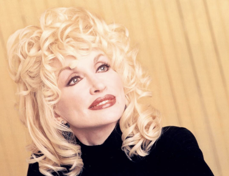 Dolly Parton Jokes That Botox Makes Her HAPPY