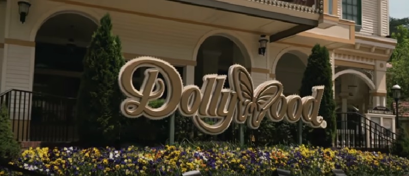 is dollywood open