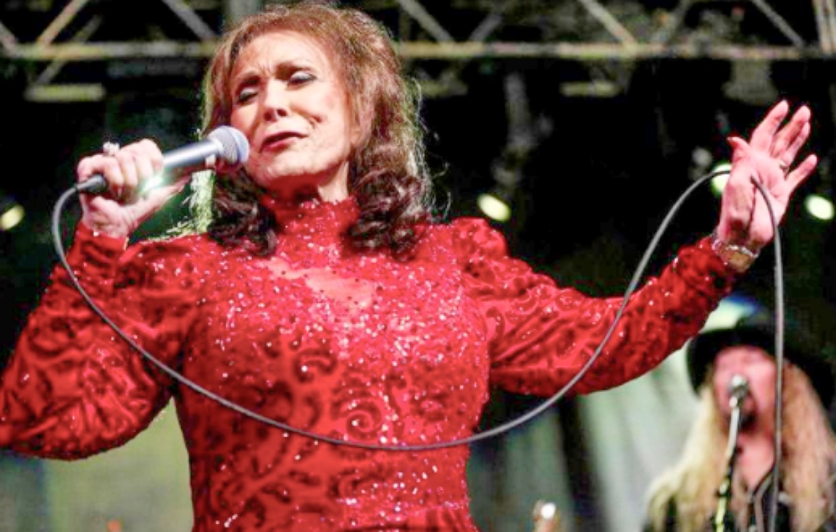 Loretta Lynn Will Host Country Music Concert for Victims of Middle Tennessee Flooding