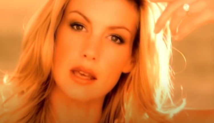 How Old Is Faith Hill? - Country Music Lane