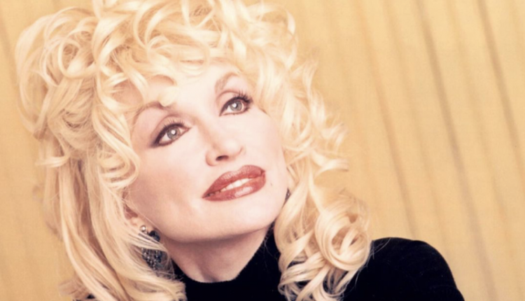 Dolly Parton Jokes That Botox Makes Her HAPPY - Country Music Lane